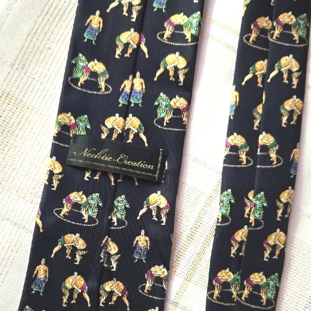Navy Blue Sumo Wrestler Patterned Tie - Picture 5 of 7